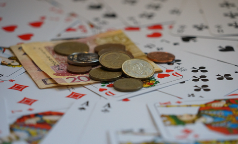 Real Money Casino Games vs Play Money Games: The Key Differences